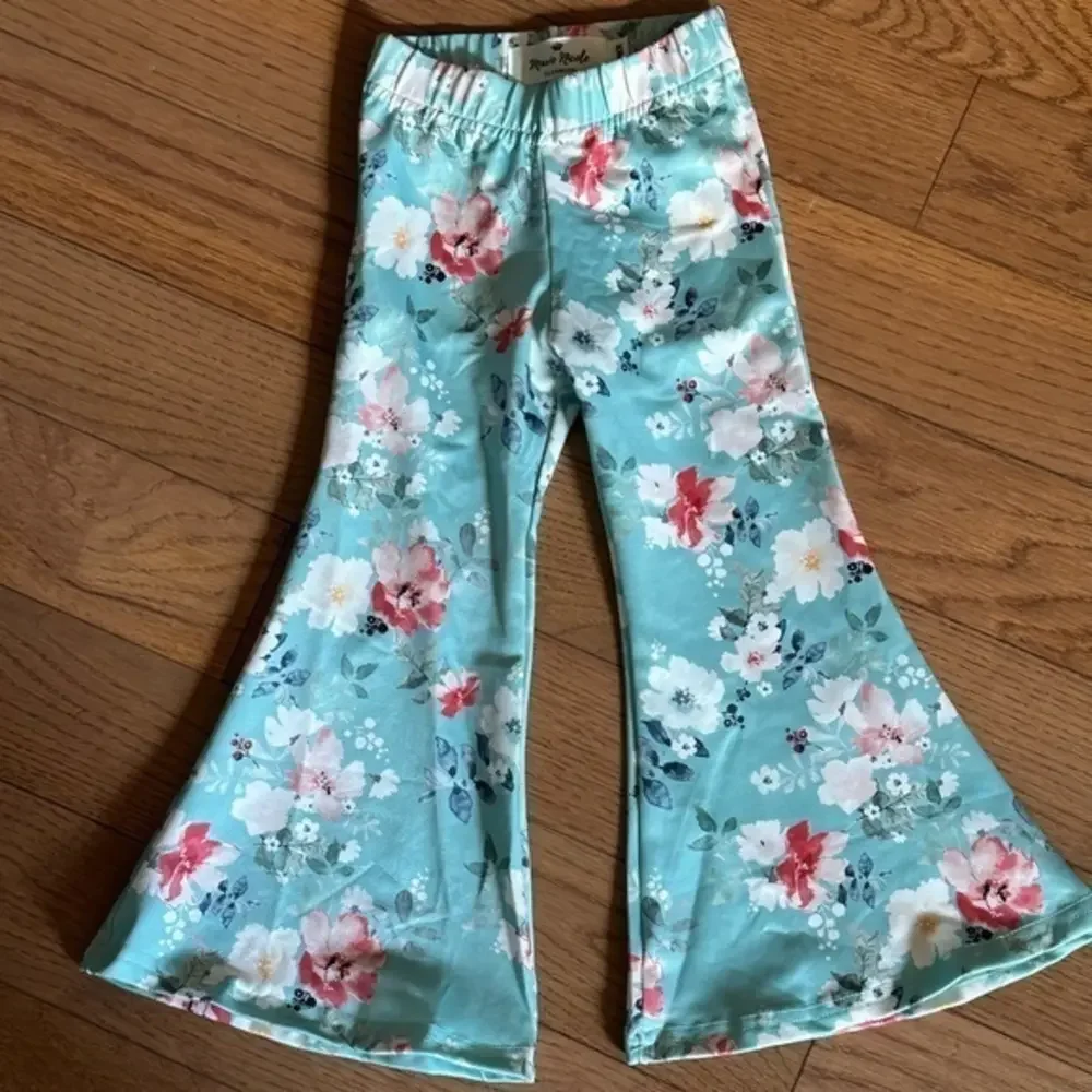 NWT size 9-12 mos. Marie Nicole‎ boutique aqua and pink floral bell bott…